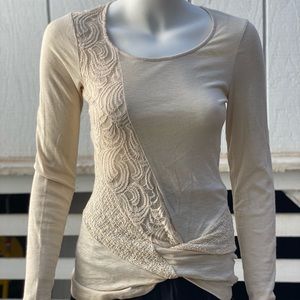 Deletta Cream Colored Long Sleeved Top